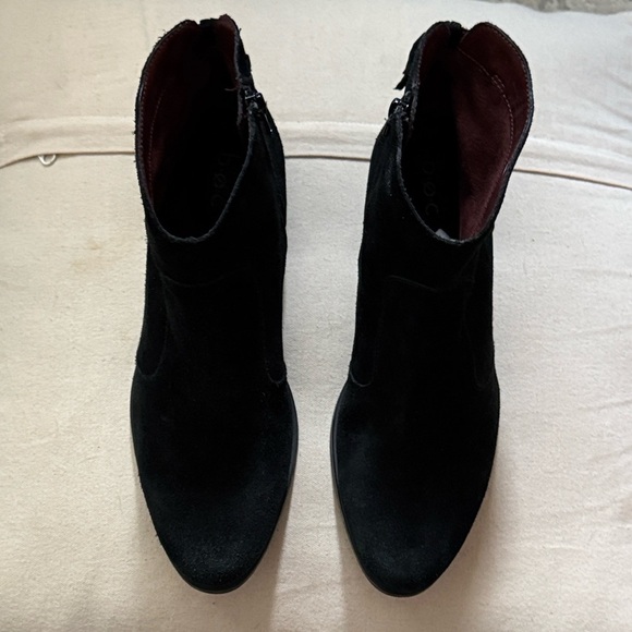 BOC Born Concept Black suede leather Ankle Boots with Tassel Booties Sz 9.5 - Picture 13 of 15
